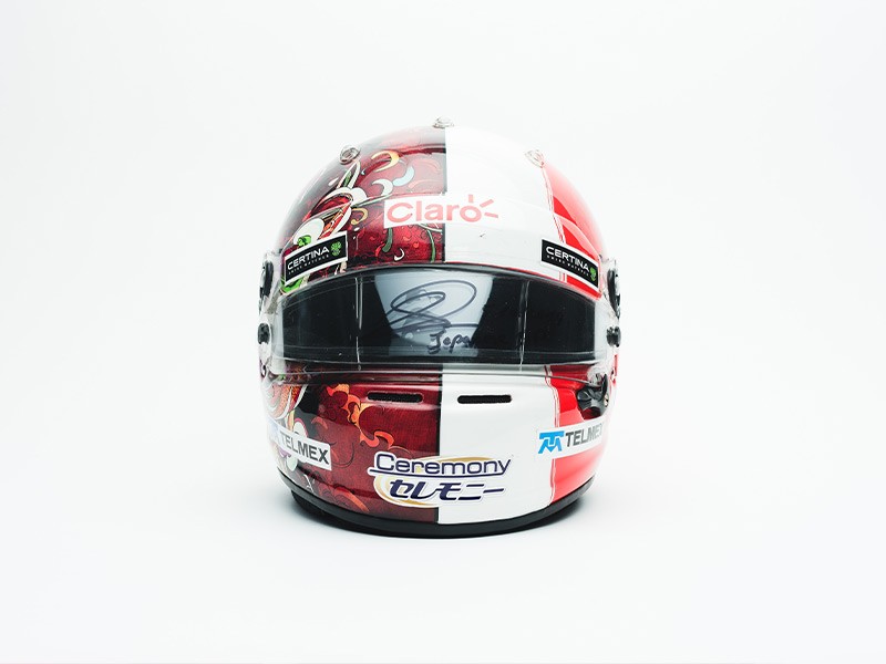 2014 Adrian Sutil Sauber F1 helmet